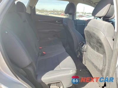 Zdjęcie 11 z 13 samochodu: 2016 KIA SORENTO LX VIN:5XYPG4A37GG043698 - miniatura