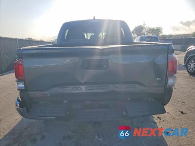 Zdjęcie 6 z 12 samochodu: 2022 TOYOTA TACOMA TRD OFF-ROAD VIN:3TMCZ5ANXNM499775 - miniatura