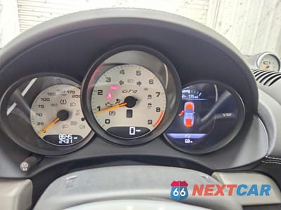Zdjęcie 9 z 12 samochodu: 2022 PORSCHE CAYMAN GT4 VIN:WP0AC2A87NS275579 - miniatura