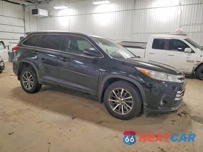 Czwarte zdjęcie samochodu z boku: 2017 TOYOTA HIGHLANDER XLE VIN:5TDJZRFH0HS442815 - miniatura