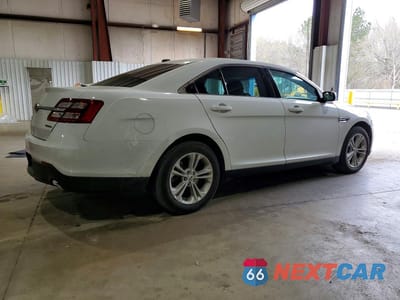 Trzecie zdjęcie samochodu z tyłu: 2018 FORD TAURUS VIN:1FAHP2D89JG141268 - miniatura