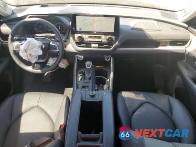 Zdjęcie 8 z 13 samochodu: 2025 TOYOTA GRAND HIGHLANDER PLATINUM VIN:5TDAAAB51SS092235 - miniatura