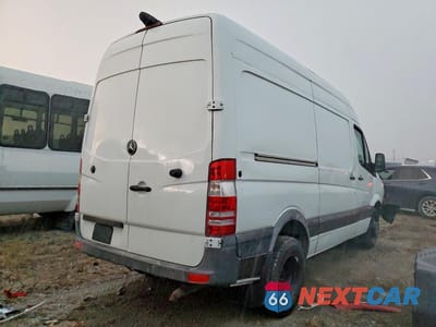 Trzecie zdjęcie samochodu z tyłu: 2017 MERCEDES BENZ SPRINTER 3500 DELIVERY VAN VIN:WD3PF0CD7HP538221 - miniatura