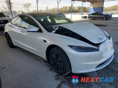 Czwarte zdjęcie samochodu z boku: 2025 TESLA MODEL 3 VIN:5YJ3E1EA6SF927823 - miniatura