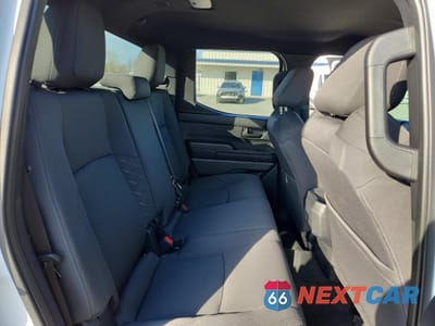 Zdjęcie 10 z 13 samochodu: 2025 TOYOTA TACOMA SR5 VIN:3TMLB5JN7SM160925 - miniatura