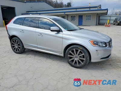 Czwarte zdjęcie samochodu z boku: 2016 VOLVO XC60 T5 PLATINUM VIN:YV4612RM0G2801290 - miniatura