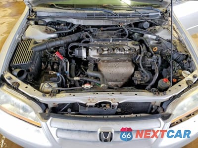 Zdjęcie 11 z 12 samochodu: 2002 HONDA ACCORD EX VIN:1HGCG66832A105848 - miniatura