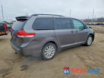 Trzecie zdjęcie samochodu z tyłu: 2012 TOYOTA SIENNA LE 7-PASSENGER VIN:5TDJK3DCXCS033559 - miniatura