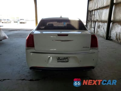 Zdjęcie 6 z 12 samochodu: 2016 CHRYSLER 300C PLATINUM VIN:2C3CCAPG2GH343609 - miniatura