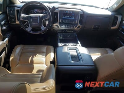 Zdjęcie 8 z 11 samochodu: 2018 GMC SIERRA K1500 DENALI VIN:3GTU2PEC9JG128550 - miniatura