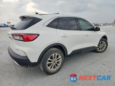 Trzecie zdjęcie samochodu z tyłu: 2020 FORD ESCAPE SE VIN:1FMCU9G67LUA32405 - miniatura