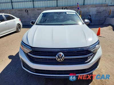 Piąte zdjęcie samochodu w środku: 2024 VOLKSWAGEN JETTA SPORT VIN:3VWBM7BU9RM025721 - miniatura