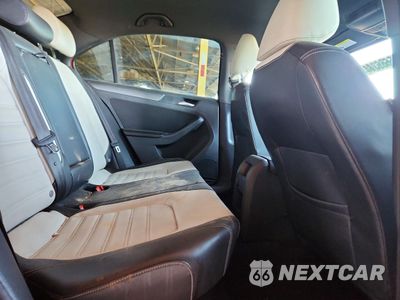 Zdjęcie 10 z 12 samochodu: 2016 VOLKSWAGEN JETTA SPORT VIN:3VWD17AJ4GM254720 - miniatura