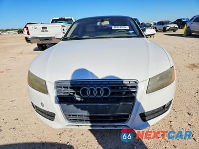 Piąte zdjęcie samochodu w środku: 2011 AUDI A5 PREMIUM PLUS VIN:WAURFAFR0BA086017 - miniatura