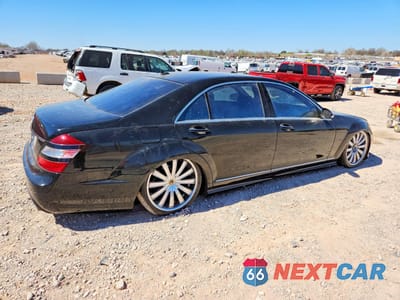 Trzecie zdjęcie samochodu z tyłu: 2008 MERCEDES-BENZ S 550 VIN:WDDNG71X38A199448 - miniatura