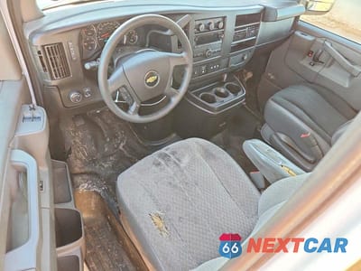 Zdjęcie 8 z 11 samochodu: 2020 CHEVROLET EXPRESS 2500 CARGO DELIVERY VAN VIN:1GCWGAFG8L1267997 - miniatura
