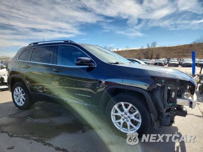 Czwarte zdjęcie samochodu z boku: 2016 JEEP CHEROKEE LATITUDE VIN:1C4PJMCS6GW104399 - miniatura