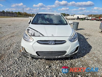 Piąte zdjęcie samochodu w środku: 2015 HYUNDAI ACCENT GLS VIN:KMHCT4AEXFU846865 - miniatura