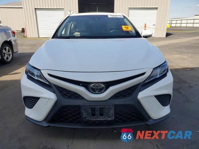 Piąte zdjęcie samochodu w środku: 2018 TOYOTA CAMRY SE VIN:JTNB11HK6J3038670 - miniatura