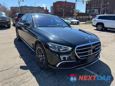 Czwarte zdjęcie samochodu z boku: 2022 MERCEDES-BENZ S 580 4MATIC VIN:W1K6G7GB7NA111450 - miniatura