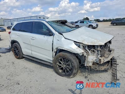 Czwarte zdjęcie samochodu z boku: 2018 TOYOTA HIGHLANDER LIMITED PLATINUM VIN:5TDDZRFH4JS878179 - miniatura