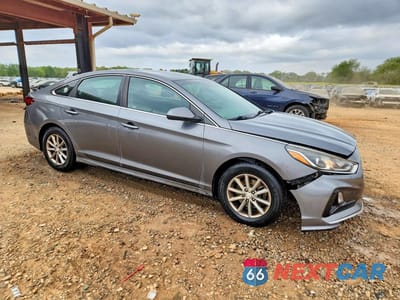Czwarte zdjęcie samochodu z boku: 2019 HYUNDAI SONATA SE VIN:5NPE24AF6KH744265 - miniatura