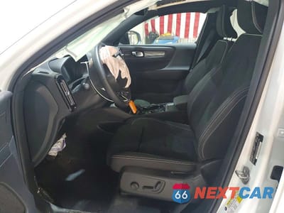 Zdjęcie 7 z 13 samochodu: 2024 VOLVO XC40 PLUS VIN:YV4L12UL6R2355358 - miniatura