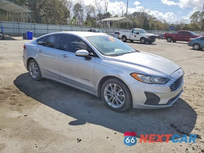 Czwarte zdjęcie samochodu z boku: 2019 FORD FUSION SE VIN:3FA6P0LU2KR225422 - miniatura