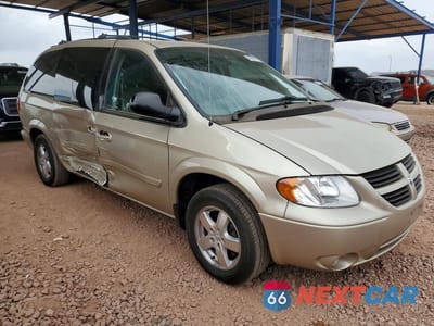 Czwarte zdjęcie samochodu z boku: 2005 DODGE GRAND CARAVAN SXT VIN:2D4GP44L95R275436 - miniatura