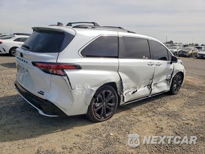 Trzecie zdjęcie samochodu z tyłu: 2023 TOYOTA SIENNA 25TH ANNIVERSARY EDITION VIN:5TDCRKEC0PS146455 - miniatura