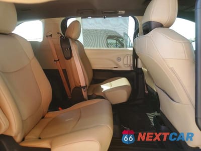 Zdjęcie 11 z 13 samochodu: 2021 TOYOTA SIENNA VIN:5TDYRKEC9MS028387 - miniatura