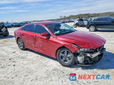 Czwarte zdjęcie samochodu z boku: 2021 KIA K5 LXS VIN:5XXG14J21MG036755 - miniatura