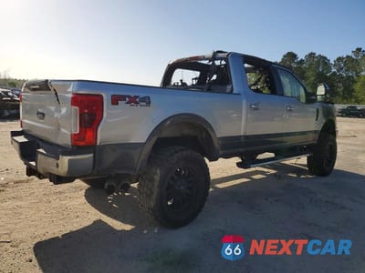 Czwarte zdjęcie samochodu z boku: 2017 FORD F250 SUPER DUTY VIN:1FT7W2BT0HEF06023 - miniatura