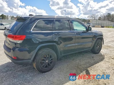 Trzecie zdjęcie samochodu z tyłu: 2018 JEEP GRAND CHEROKEE LAREDO VIN:1C4RJFAG9JC422285 - miniatura