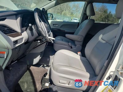 Zdjęcie 7 z 12 samochodu: 2020 TOYOTA SIENNA XLE 8-PASSENGER VIN:5TDYZ3DC3LS038211 - miniatura
