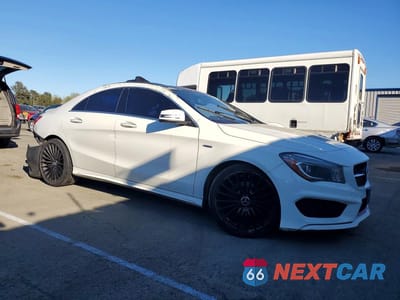 Czwarte zdjęcie samochodu z boku: 2015 MERCEDES-BENZ CLA 250 VIN:WDDSJ4EB9FN284429 - miniatura