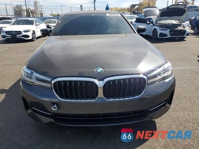 Piąte zdjęcie samochodu w środku: 2022 BMW 530E VIN:WBA13AG03NCH77642 - miniatura