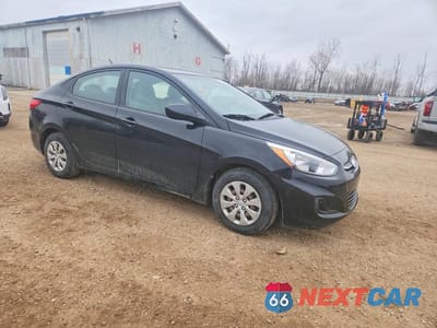 Czwarte zdjęcie samochodu z boku: 2017 HYUNDAI ACCENT SE VIN:KMHCT4AEXHU380146 - miniatura