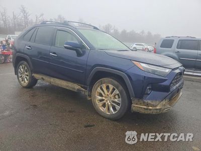 Czwarte zdjęcie samochodu z boku: 2023 TOYOTA RAV4 LIMITED VIN:JTMN1RFV1PD095407 - miniatura