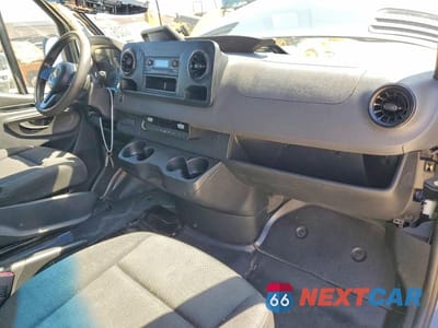 Zdjęcie 8 z 11 samochodu: 2019 MERCEDES BENZ SPRINTER 2500 VIN:WD4PF0CD8KP099257 - miniatura