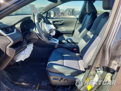 Zdjęcie 7 z 13 samochodu: 2025 TOYOTA RAV4 HYBRID XSE VIN:4T3E6RFV0SU179991 - miniatura