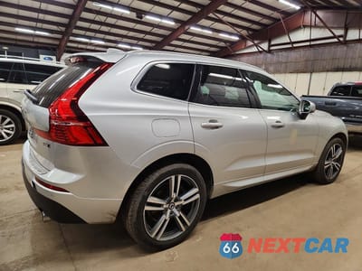 Trzecie zdjęcie samochodu z tyłu: 2021 VOLVO XC60 T6 MOMENTUM VIN:YV4A22RK9M1699012 - miniatura