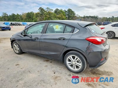 Drugie zdjęcie samochodu z przodu: 2018 CHEVROLET CRUZE LT VIN:3G1BE6SM5JS595461 - miniatura