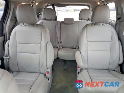 Zdjęcie 10 z 13 samochodu: 2017 TOYOTA SIENNA XLE 7-PASSENGER VIN:5TDDZ3DC5HS183384 - miniatura