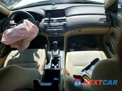 Zdjęcie 8 z 12 samochodu: 2009 HONDA ACCORD LXP VIN:JHMCP26449C015934 - miniatura