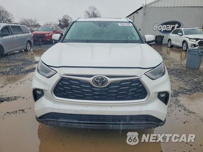 Piąte zdjęcie samochodu w środku: 2022 TOYOTA HIGHLANDER XLE VIN:5TDGZRBH2NS250971 - miniatura