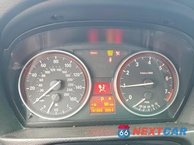 Zdjęcie 9 z 12 samochodu: 2011 BMW 328 I VIN:WBAPH7C55BE681654 - miniatura