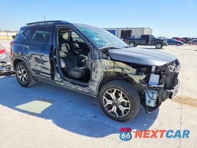 Czwarte zdjęcie samochodu z boku: 2021 KIA SELTOS EX VIN:KNDERCAA5M7179167 - miniatura