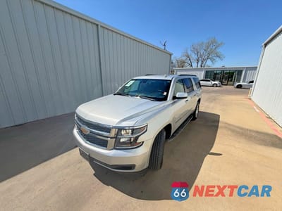 Drugie zdjęcie samochodu z przodu: 2019 CHEVROLET SUBURBAN K1500 LT VIN:1GNSKHKC3KR392583 - miniatura