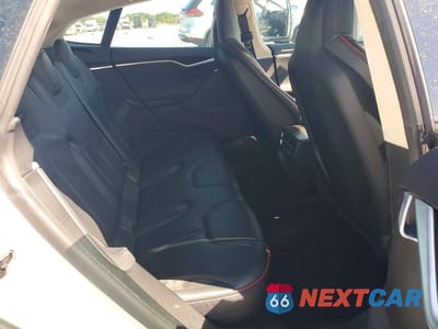Zdjęcie 10 z 12 samochodu: 2013 TESLA MODEL S VIN:5YJSA1DP7DFP13116 - miniatura